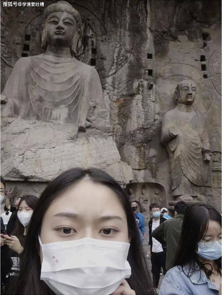 “如何把照片里的路人p掉?哈哈哈这是什么人工智障!!”