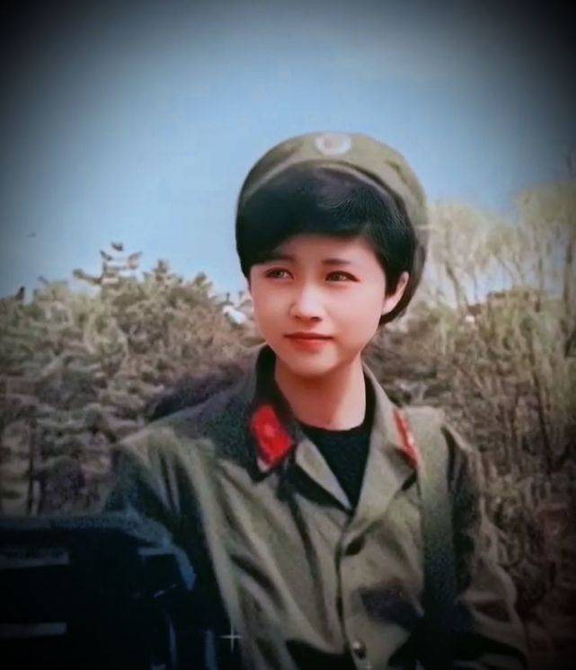 80年代女兵单独照片图片