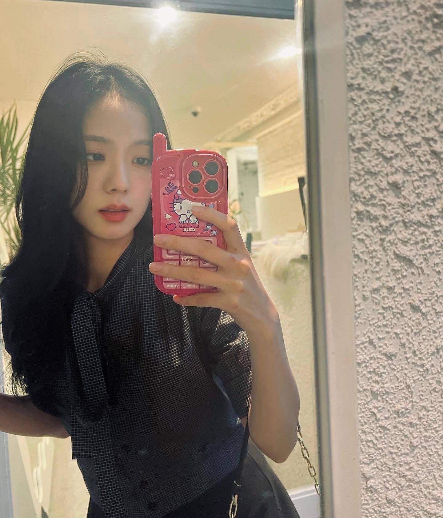 blackpink智秀又瘦了,变身"咖啡女神",笑容甜美,气