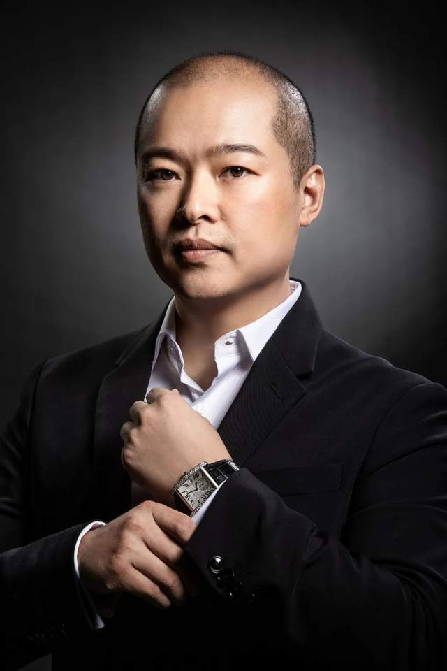 新闽商风采陈鸿杰鸿翔鸾起大业开鹏举杰魁观云东风启壮图