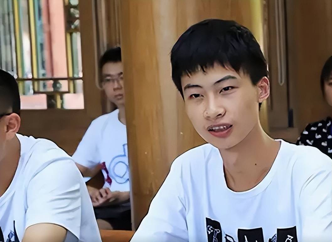 原创寒门状元庞众望恋爱了与女友聊天记录流出内容满满的浪漫