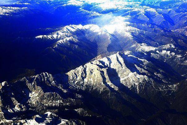 青藏高原竟是“空心”的？地下藏有巨大空间，高达10万平方公里