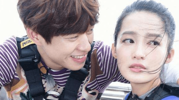 杨幂魏大勋06年就迷上杨幂?与她水中接吻照遭曝光!_李沁上_女生_节目