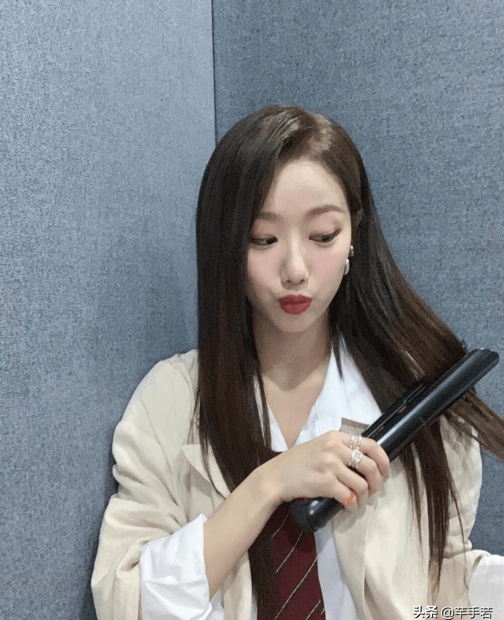 霸凌爱豆李娜恩签约新公司复出,中韩风评两极分化,韩流网友破防_欺凌