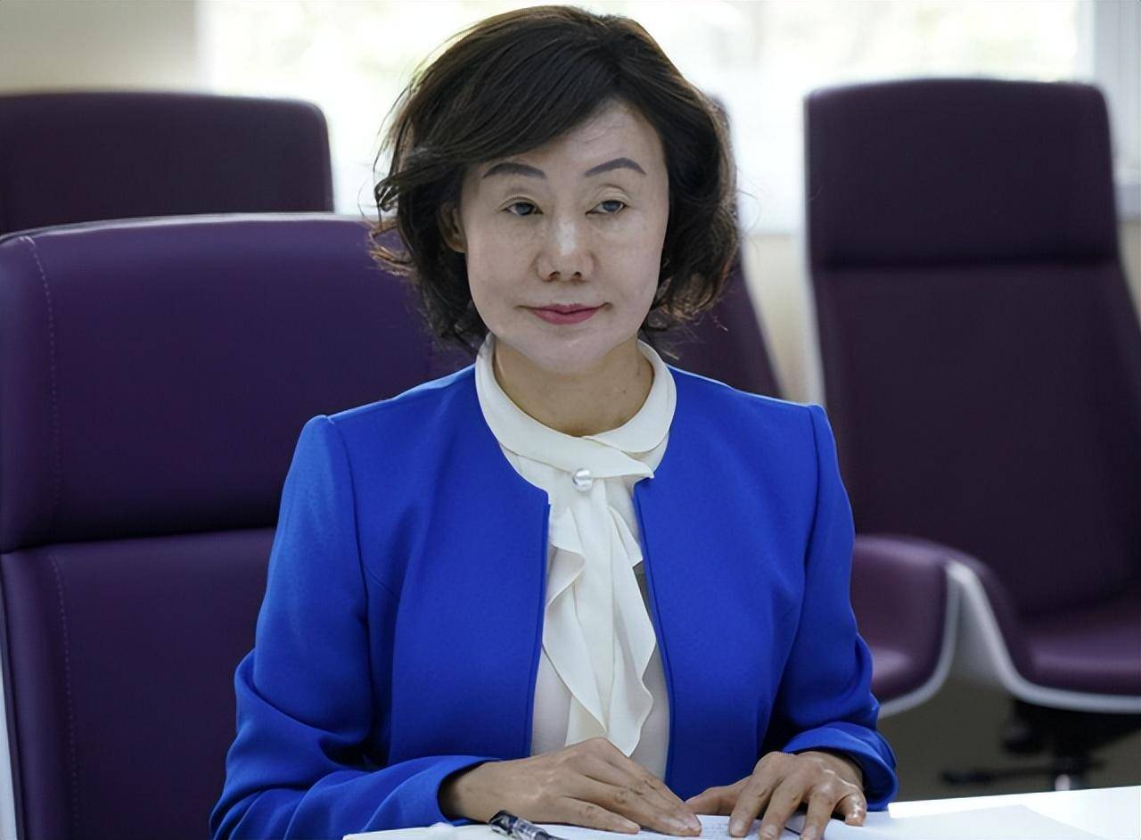 原创女校长沈志莉落马记大肆受贿生活奢靡沉迷整容58岁像20岁少女