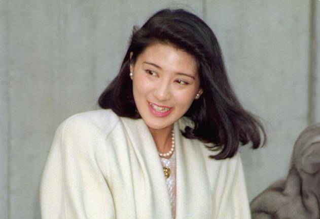 个头高出一截身材好,58岁状态依然时尚犹存_王室_爱子_公主