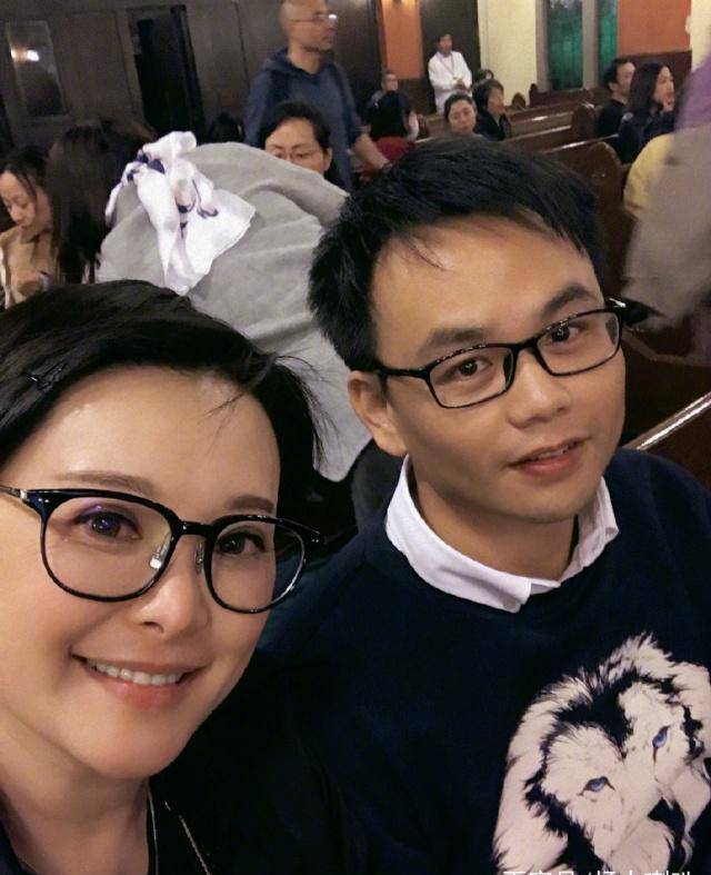 是袁立亲自下厨做的,之前她就多次晒出过为梁太平做的早餐,看来袁立