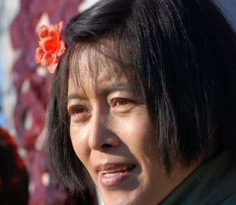 《安家》"潘贵雨"人设堪比苏大强,饰演者丁嘉丽年轻时颜值惊人_角色