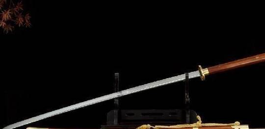 墨家头领徐夫子的母亲(原型为历史上的男铸剑师徐夫人)打造的残虹剑