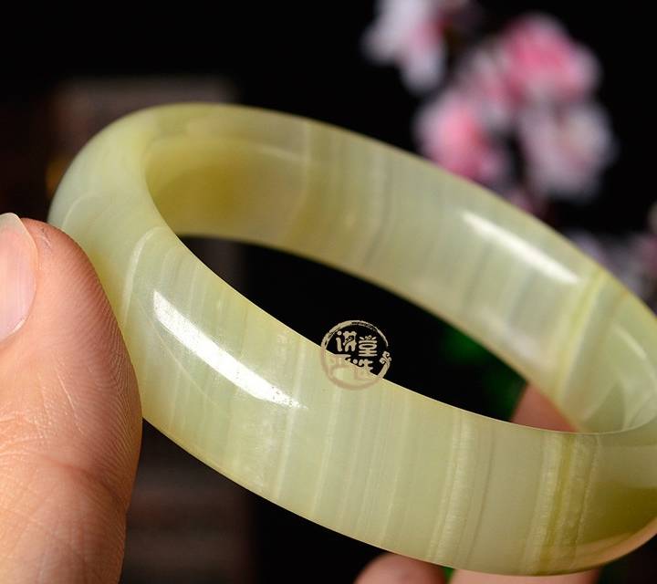 缠丝玉有哪些特点?_蓝田玉_纹理_质地