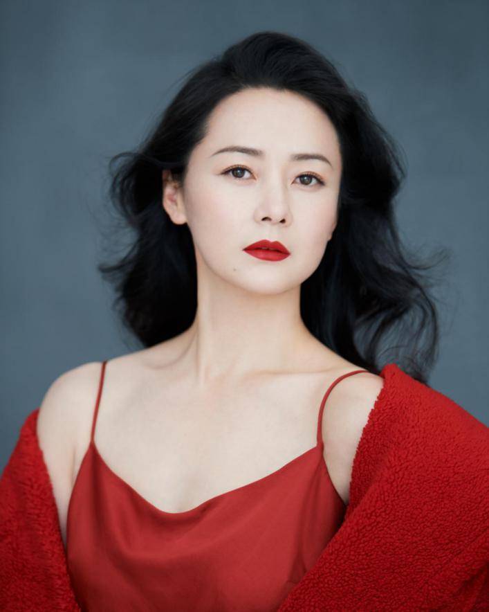 电视剧《富春山居》杀青 陈依莎化身"八卦女王"_角色_刘端端_观众