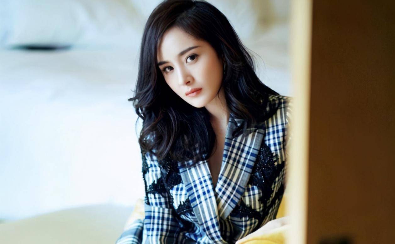 全网最火女明星鞠婧祎第四杨紫第三榜首凭实力称王