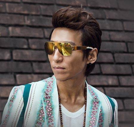 都说不忘初心,方得始终,陈羽凡是一位优秀的歌手,羽泉的许多歌曲都是