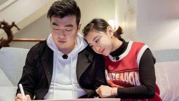 67网曝何雯娜老公梁超曾醉驾被抓,车子套牌,动手打交警!