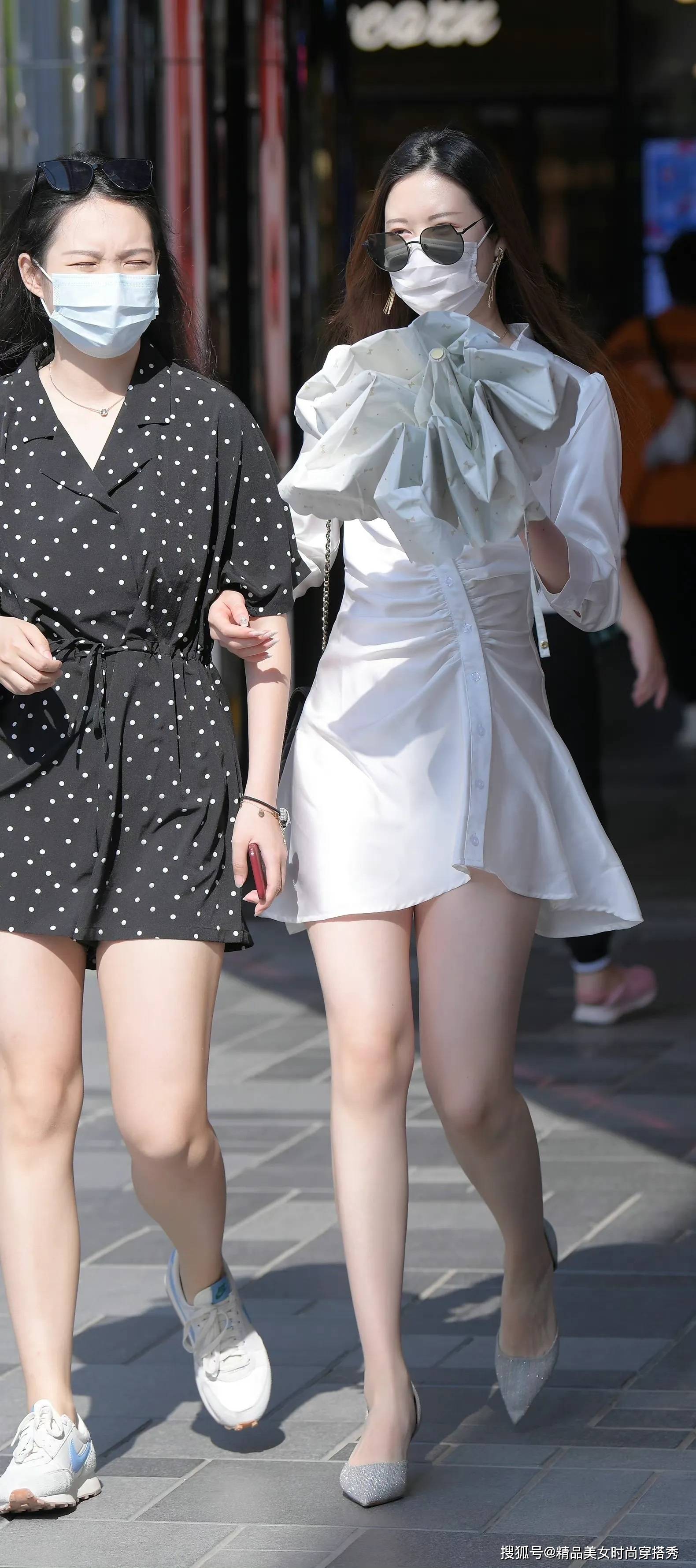 太适合夏天穿了,如此不挑人的连衣裙,穿起来时髦减龄又显瘦