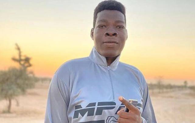 比如他和身高1米68的"土豆"韦伯,身高1米60的博格斯都有过合影,如今