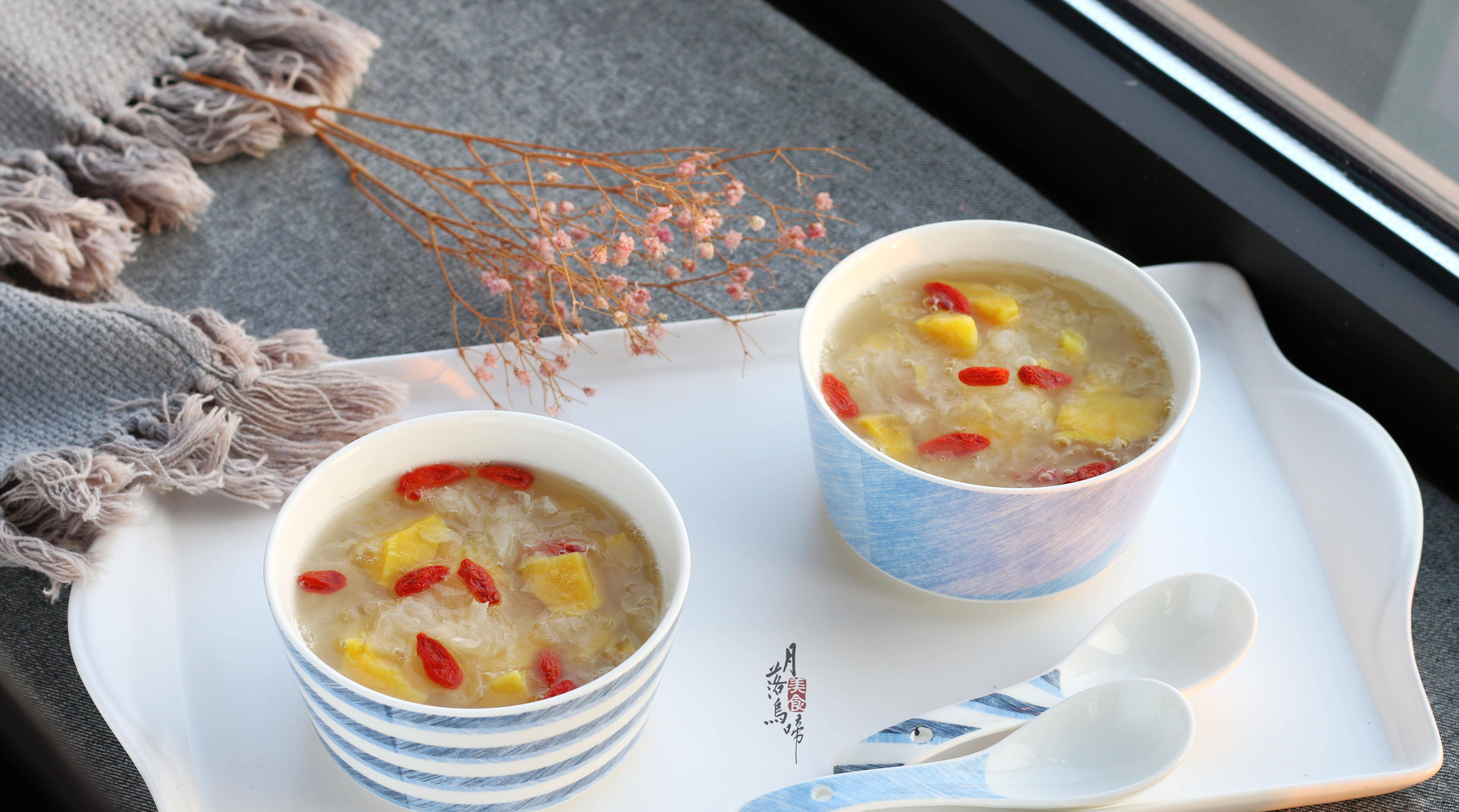 原创冬天太干燥花钱买润唇膏还不如喝这碗汤甜蜜丝滑还便宜