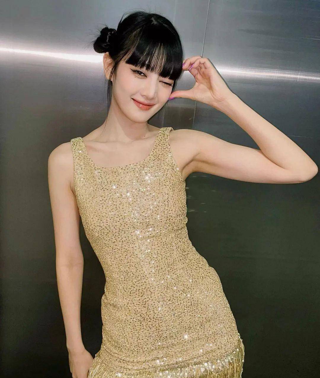 壁纸美女-唱跳俱佳无可挑剔金米妮minnie_气质_时尚_外貌