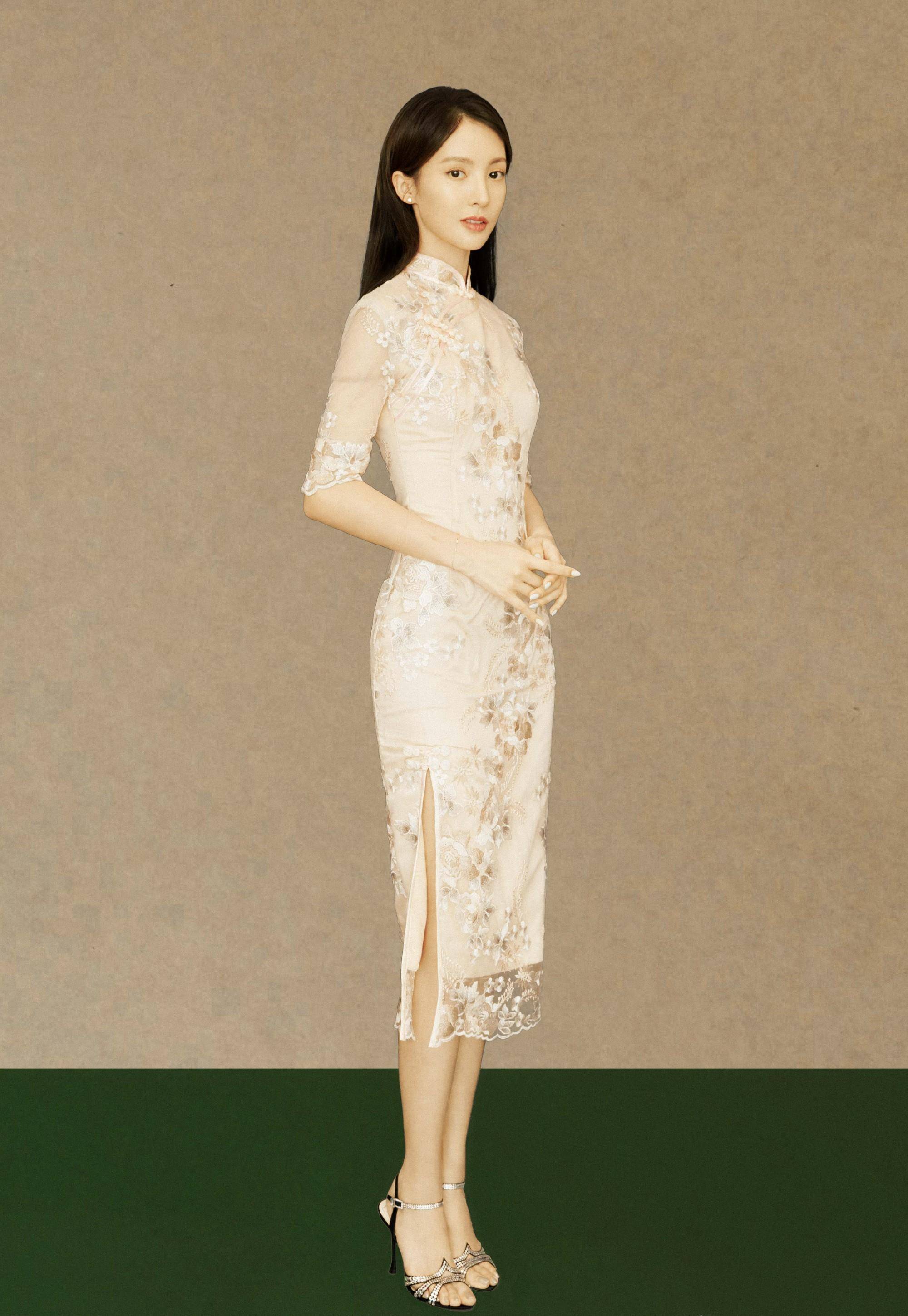 金晨穿衣好高级,一袭杏色时尚旗袍裙端庄大方,不见一丝赘肉_款式_线条