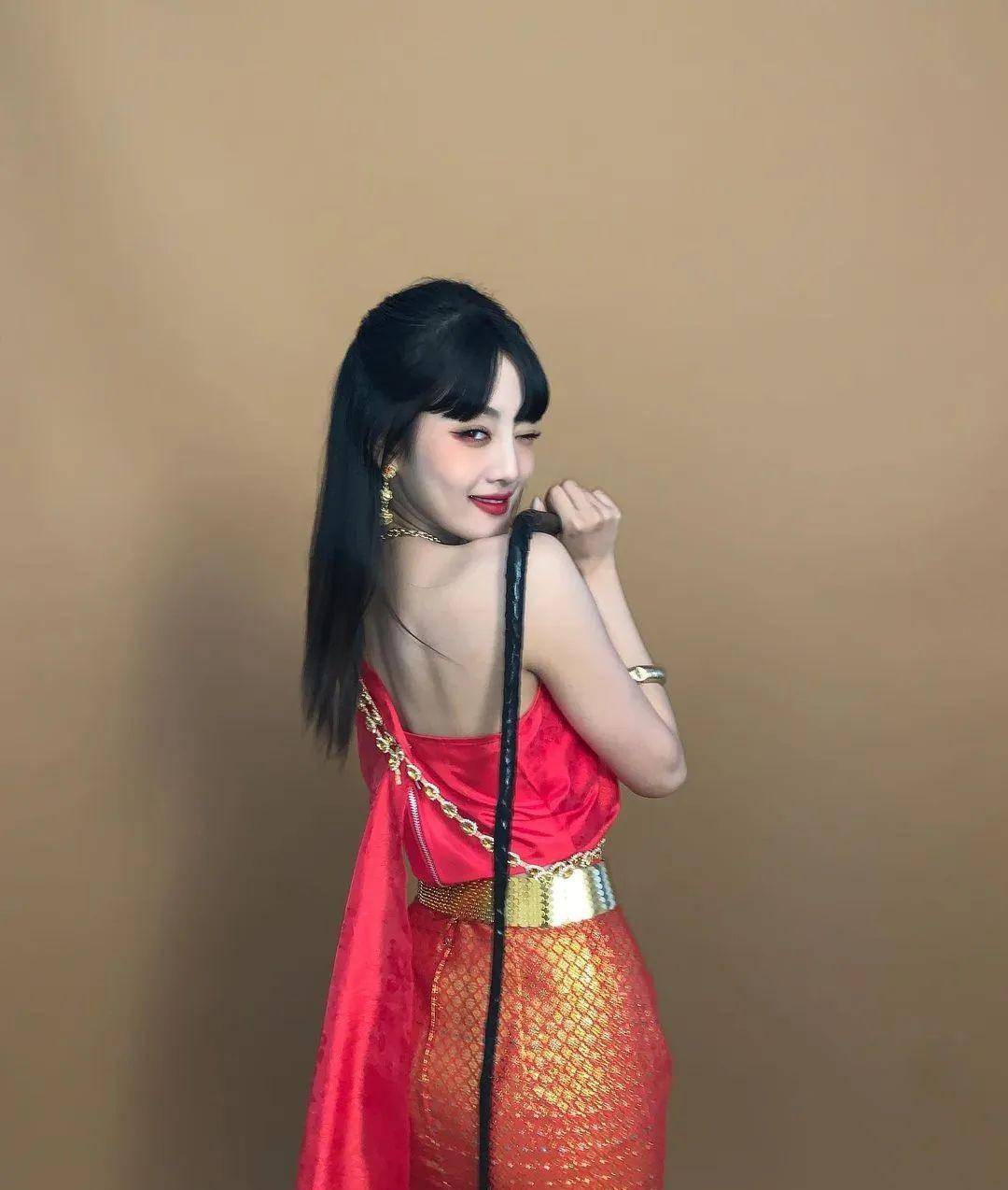 壁纸美女-唱跳俱佳无可挑剔金米妮minnie_气质_时尚_外貌