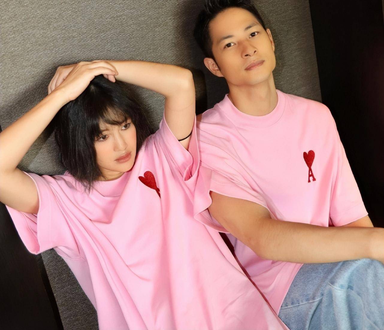 照,与老公温柔注视儿子,二宝五官和哥哥似翻版_陈然_刘智满_罗密欧