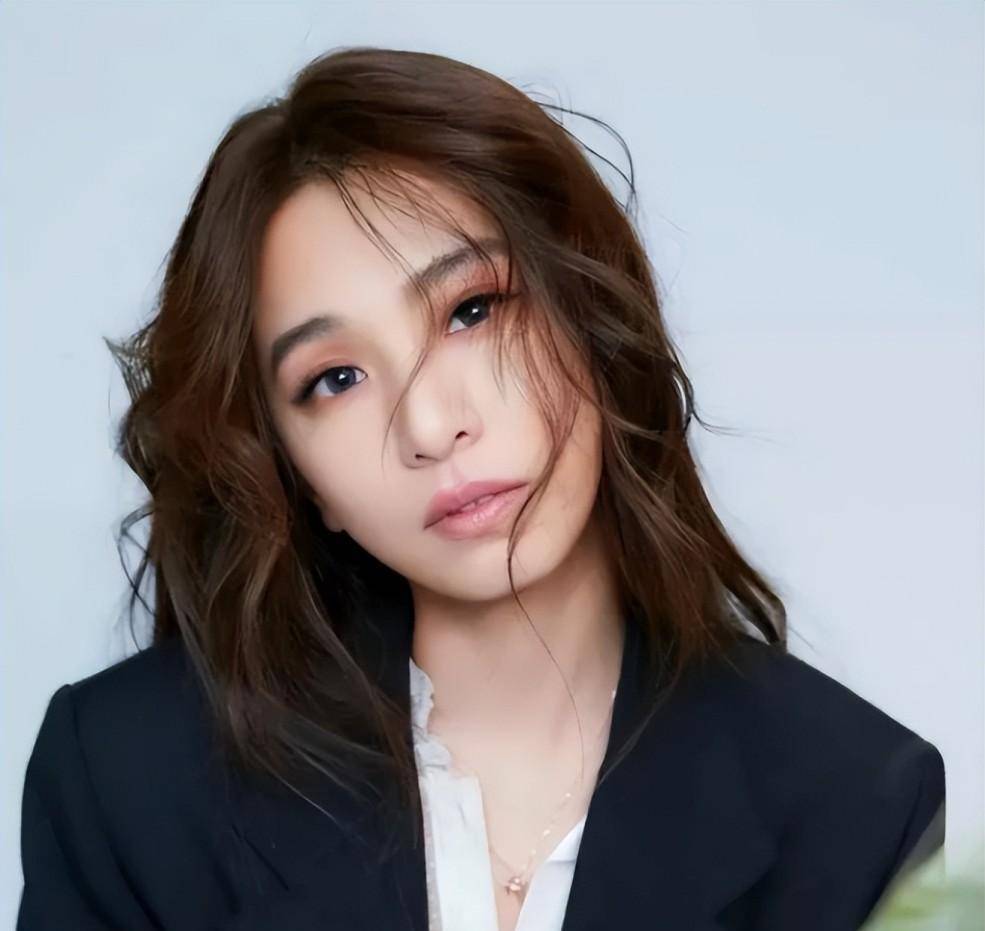 孤傲的田馥甄:代言解约,作品下架,演唱会叫停,本人态度却很刚_网友