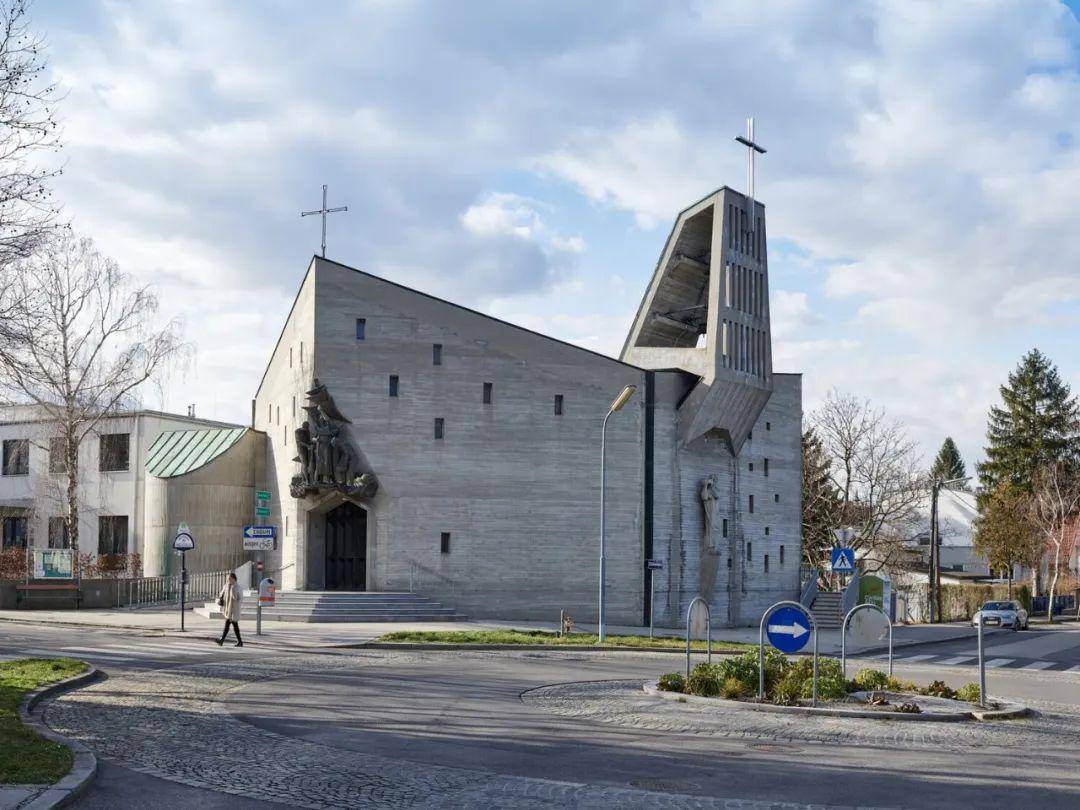 摄影师镜头下,现代主义的20世纪中叶的教堂建筑_church_vienna_of