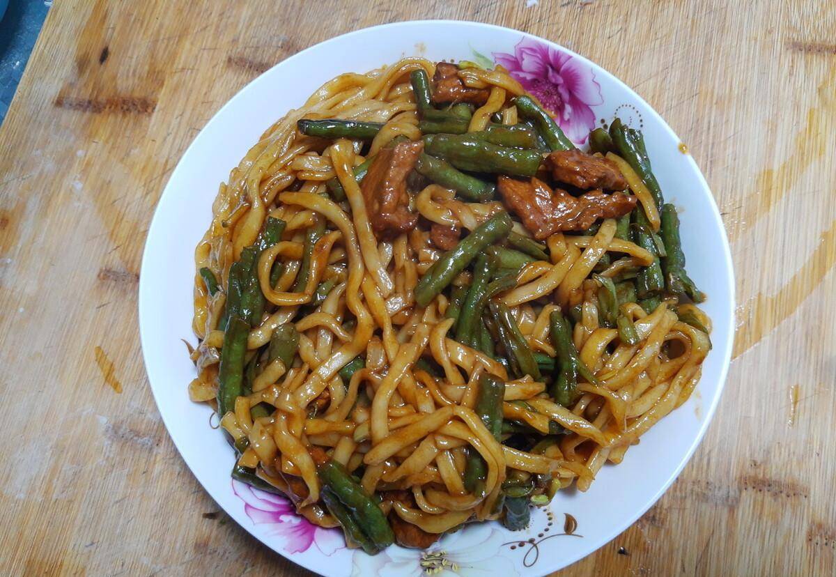 若不差钱,常吃这5碗面,解暑降温营养高,别舍不得_口感_豆角_炸酱面