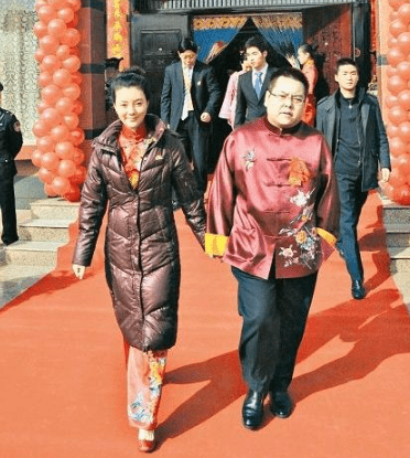她38岁演赵丽颖的娘, 28岁嫁山西首富, 父亲是西游记金角大王_车晓_瑾