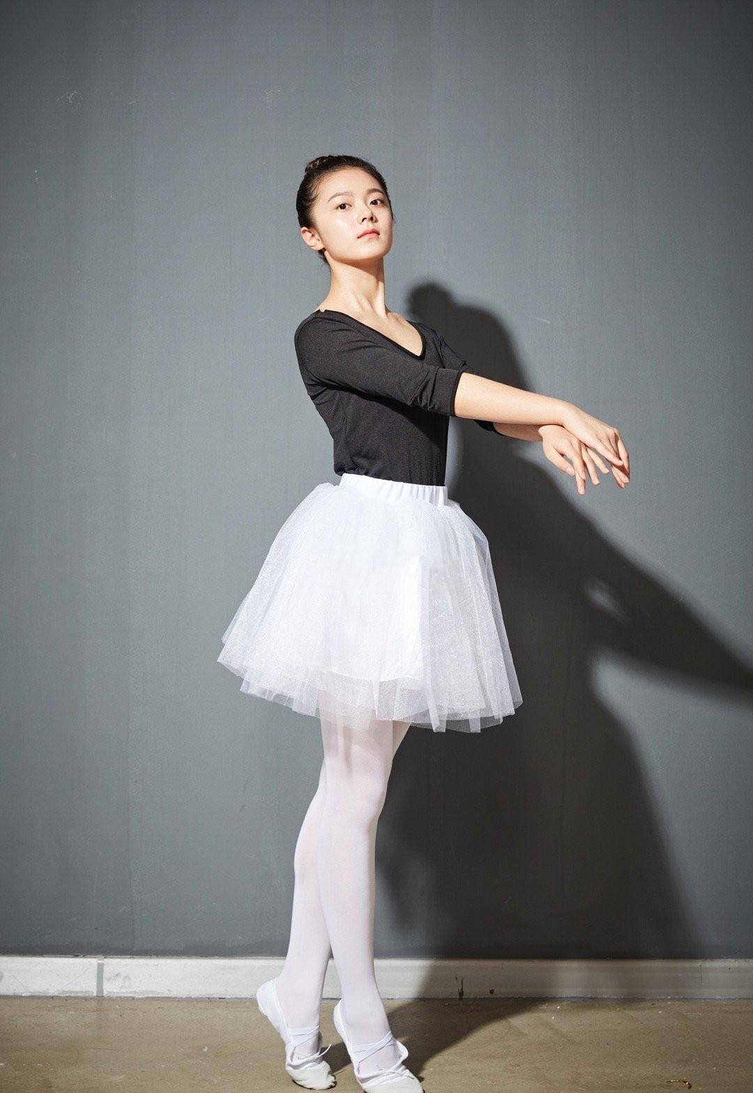 穿少女裙跳芭蕾太惊艳,难怪成新一届国民闺女_女生_亮色_造型