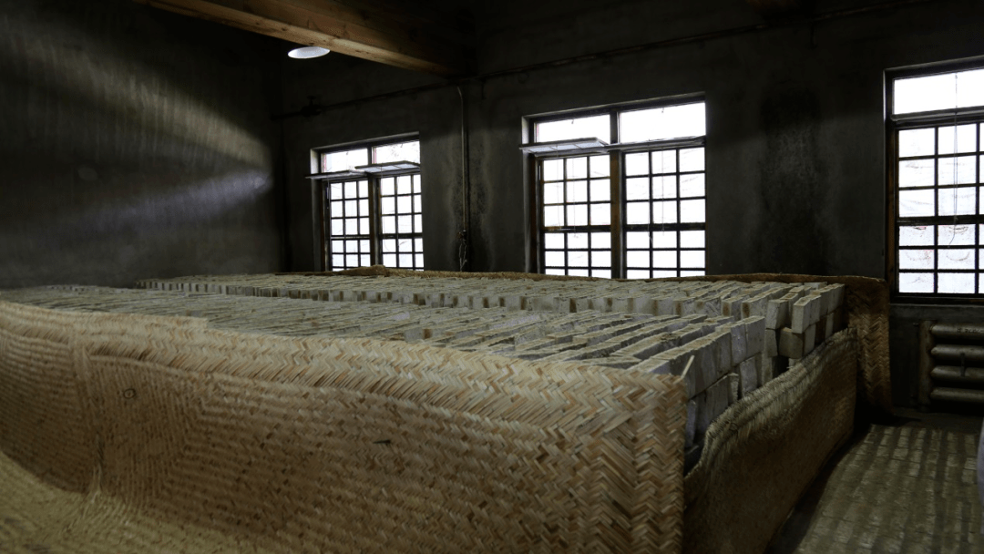 汾酒城里酒曲香,十年一日铸酒骨_曲房_温度_微生物