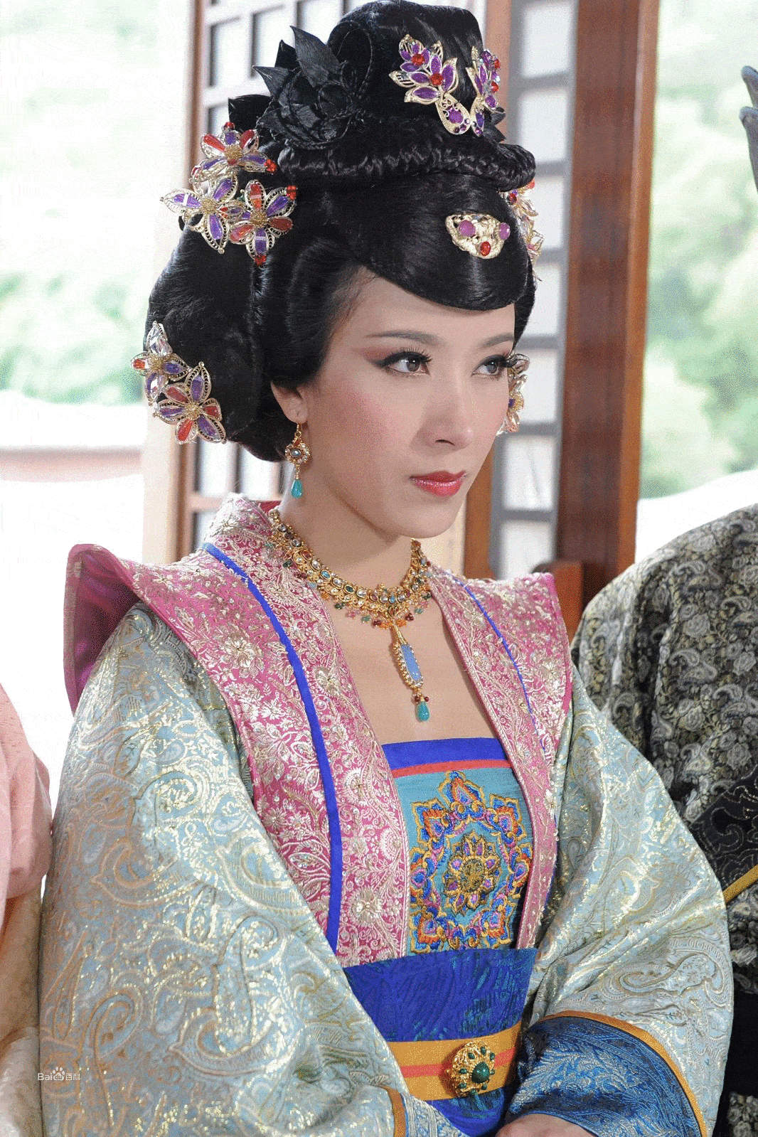 万贞儿长相似男子,又比明宪宗大17岁,凭什么宠冠后宫23年?