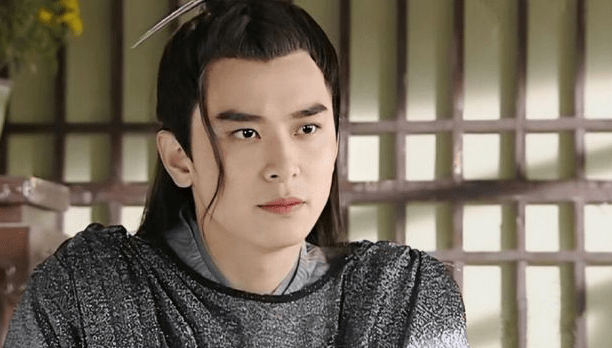 一个为名利与爱情不择手段,任意杀戮的反派;他还是《中华英雄》里的金