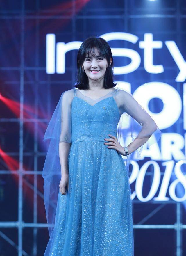 原创当妈之后的谢娜真是太会穿吊带晚礼服尽显优雅时尚气质更迷人