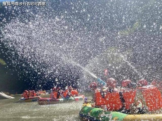 安徽热成全国第一，霍山大峡谷漂流也被热得停漂了，还能去哪避暑