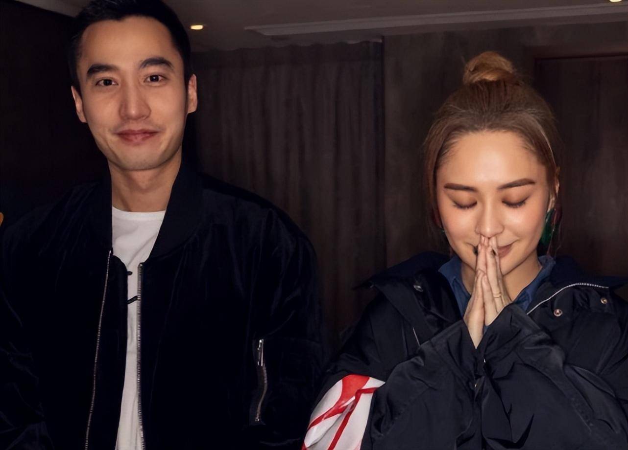 阿娇前夫赖弘国官宣当爸喜讯,晒与儿子握手照并甜蜜表白爱妻_郭虹