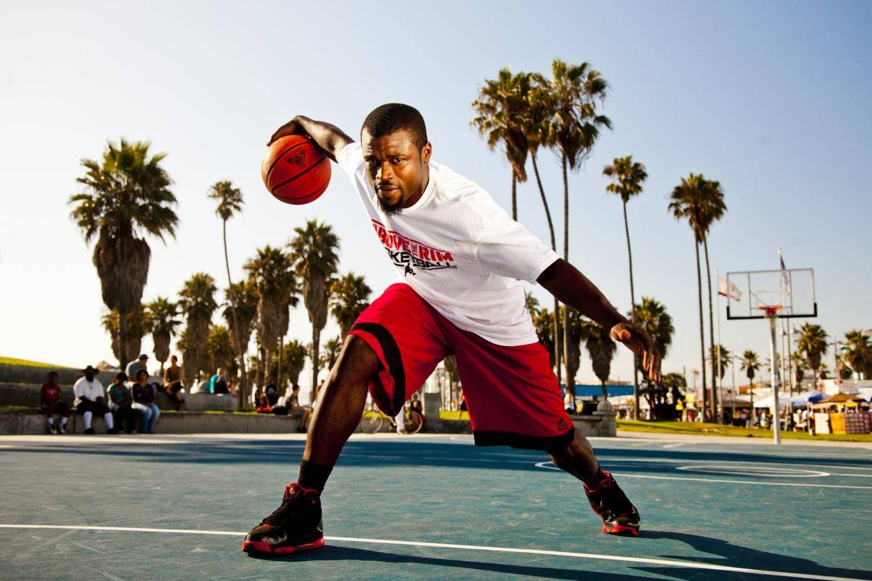 atr巧妙的将美式街球文化与当下新潮流行元素相结合,以街球元素融入