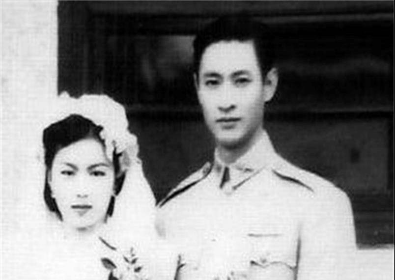郭翼青：17岁嫁给54岁将军，33年怀过16个孩子，去世后葬入八宝山