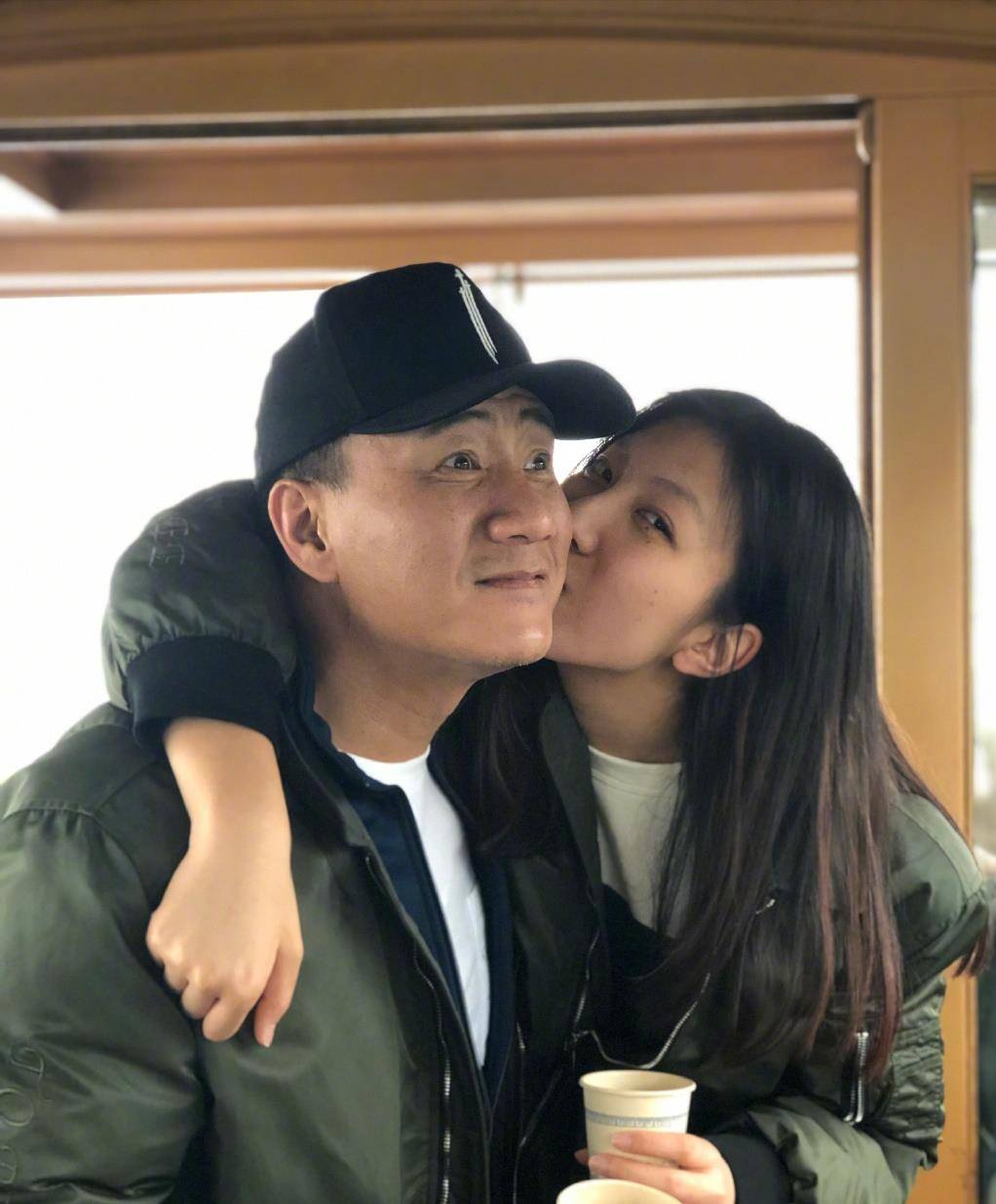 胡军和卢芳:相濡以沫,忠贞不渝的爱情,让人羡慕的婚姻_毕业_感情