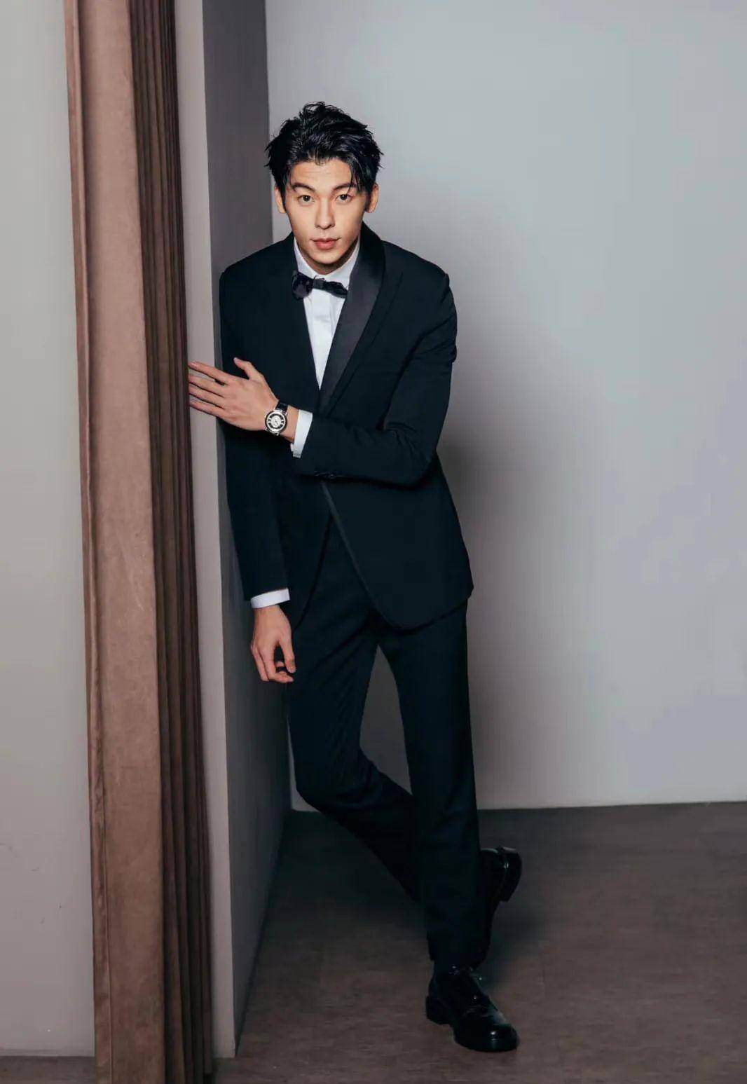 "又纯又欲"以往用来形容女明星,这次我偏不_许光汉_封面_大片