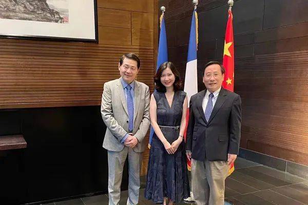 2022年8月11日,ccg理事长王辉耀,ccg秘书长苗绿,ccg副主任高志凯应邀