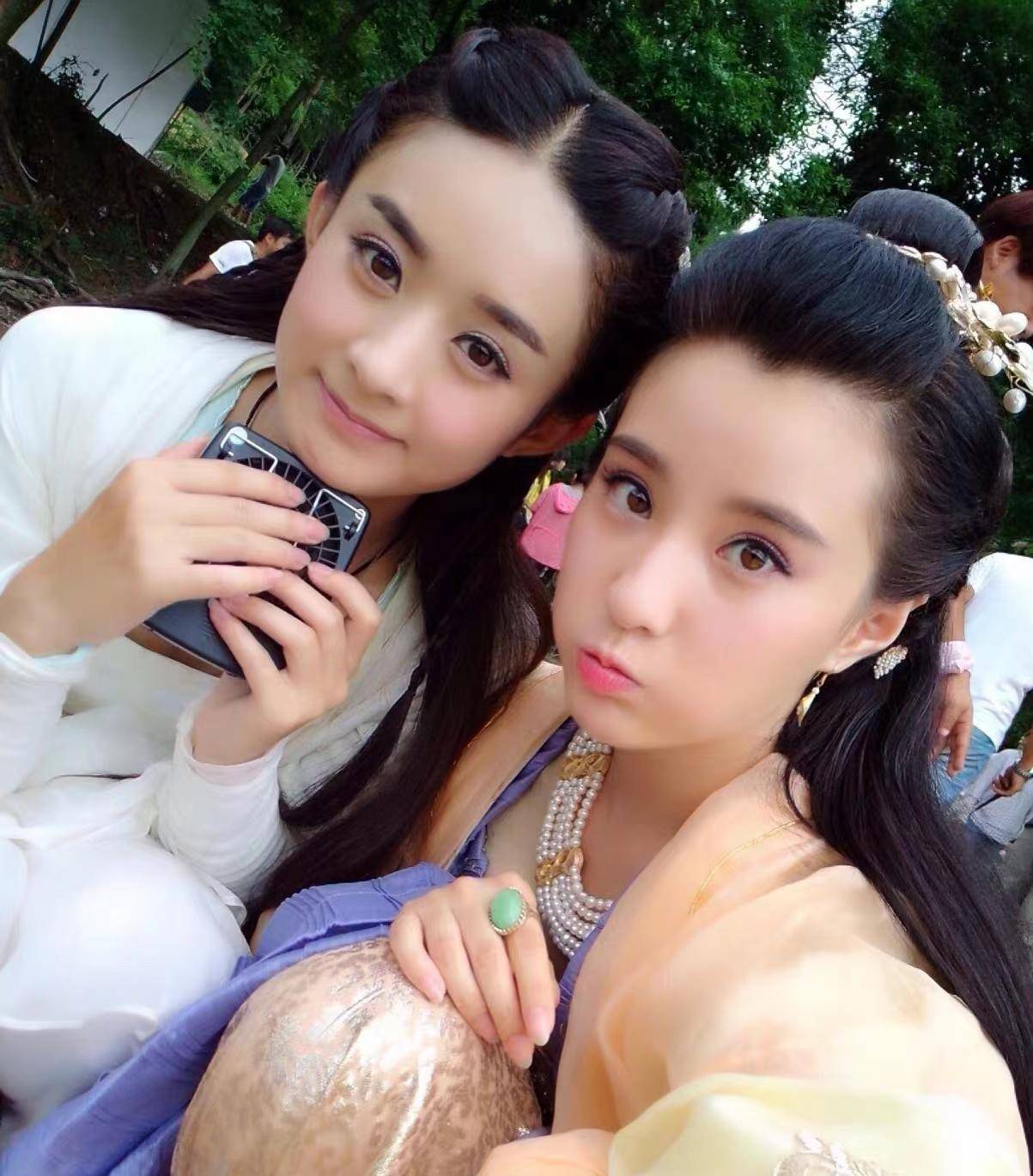 大方秀鸽子蛋好甜蜜,与赵丽颖8年闺蜜_鲍天琦_新婚_作品