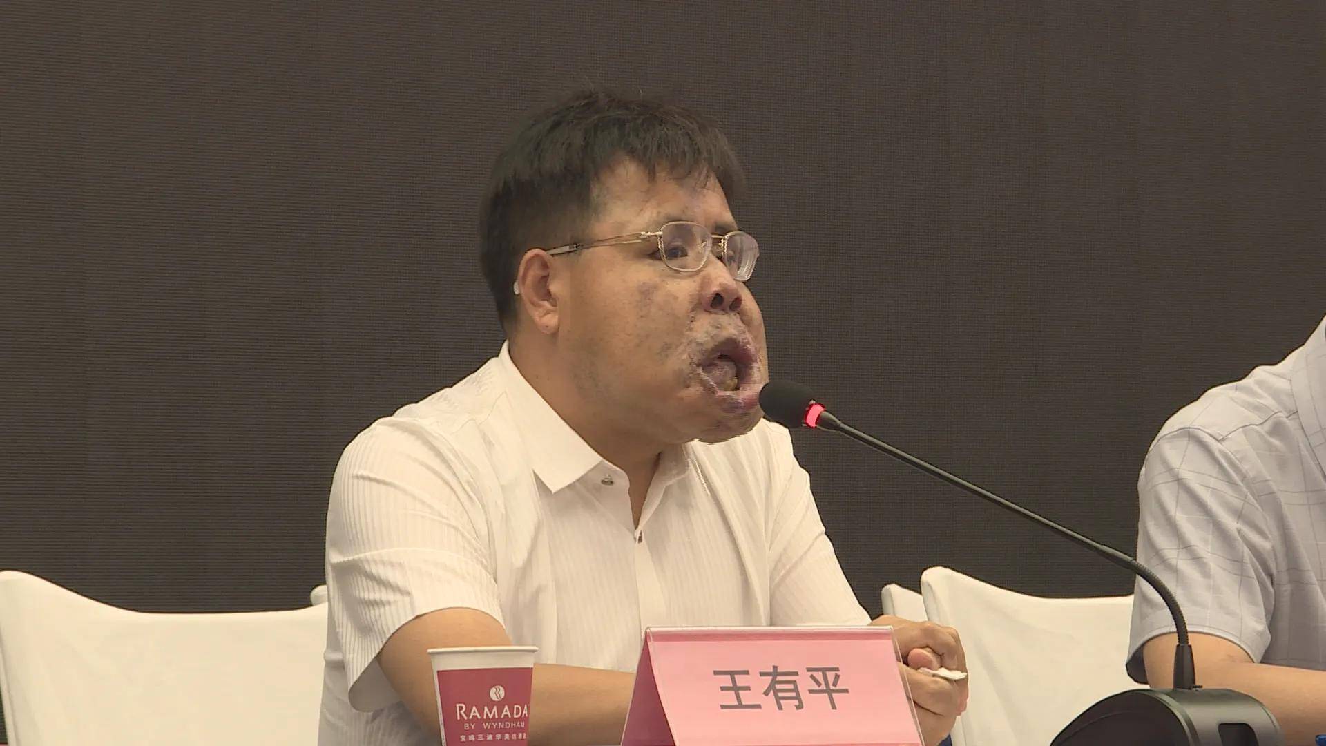 筑梦未来爱心助学金发放大会隆重举行