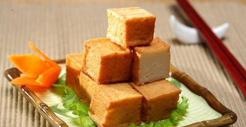 买的鱼豆腐太假,一条鱼自己做,货真价实,冻一晚成了,营养健康_鱼茸