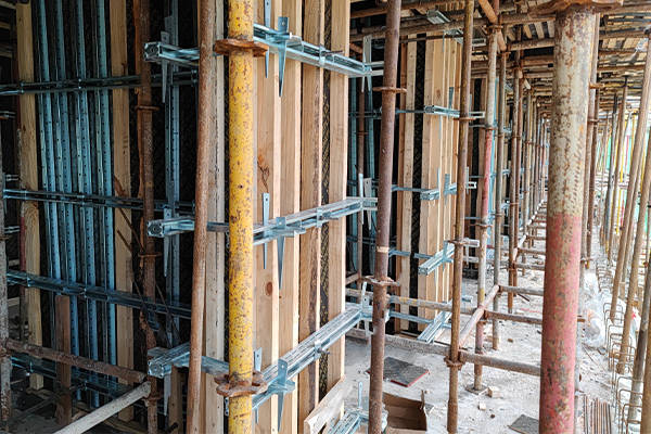 剪力墙加固件优于钢管木方_施工_墙体_阳角