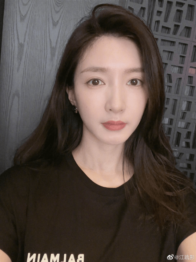 曝江疏影与已婚富豪约会,本人不畏流言,空降超话发声安抚粉丝_张晓晗