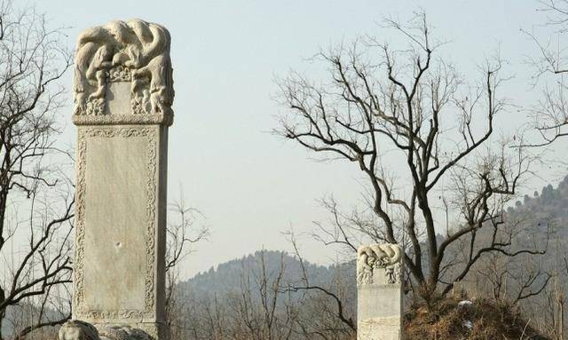 “崇祯”此人是明朝太监，与崇祯一起葬入皇陵，顺治为他写千字碑文