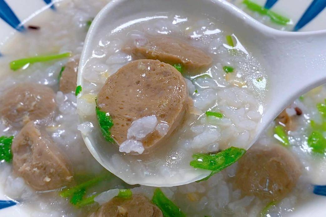 潮汕牛肉丸粥,动手5分钟,简单好喝,肉香浓郁,蛋白和维c都有了