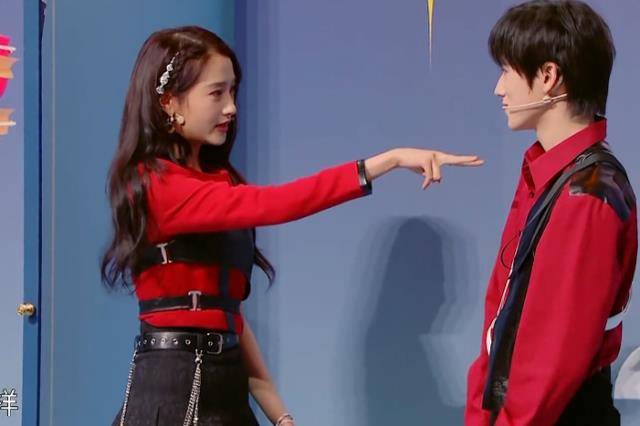 跟173的关晓彤站一起,瞬间明白了_王牌_时候_小男孩