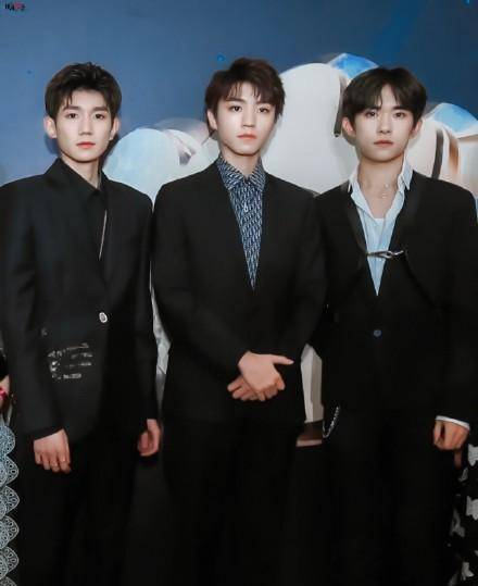 赵丽颖倪妮碰面,华晨宇邓紫棋再同框?_李宇春_明星_鹿晗关